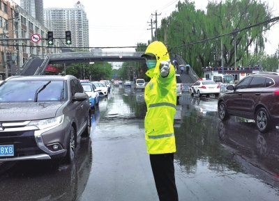 雨情急！多部門聯(lián)動疏通保暢