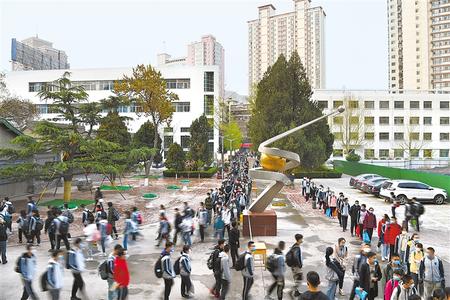 陽光無限好 正是讀書時——寫在甘肅省大中小學(xué)生全面返校復(fù)課之際