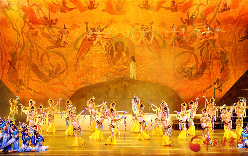 8月8日晚，《絲路花雨》《大夢(mèng)敦煌》首次同臺(tái)亮相蘭州
