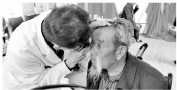 致敬時代楷?！瓣P(guān)愛八步沙林場大漠治沙人眼健康公益行動”啟動