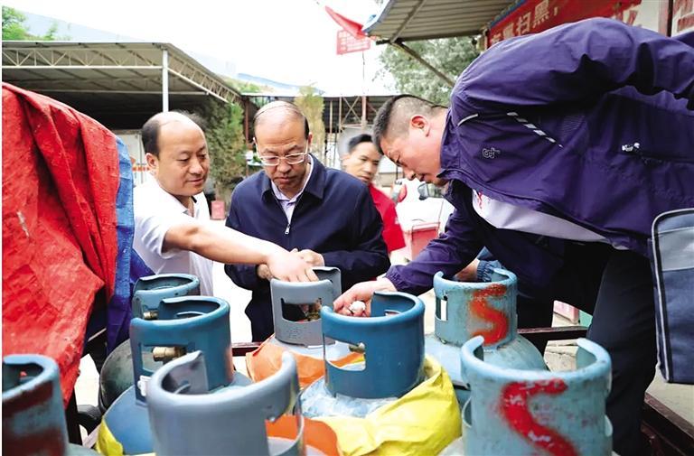 蘭州市開展氣瓶安全隱患排查對(duì)安全問題堅(jiān)決“零容忍”