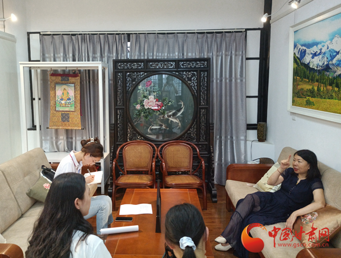 【蘭大新聞學(xué)子重走西北角】蜀繡大師孟德芝：一針一線繡出千年底蘊