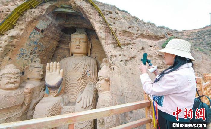 圖為位于甘肅省武威市境內(nèi)的天梯山石窟，其開鑿于東晉十六國時(shí)期的北涼。(資料圖) 崔琳 攝