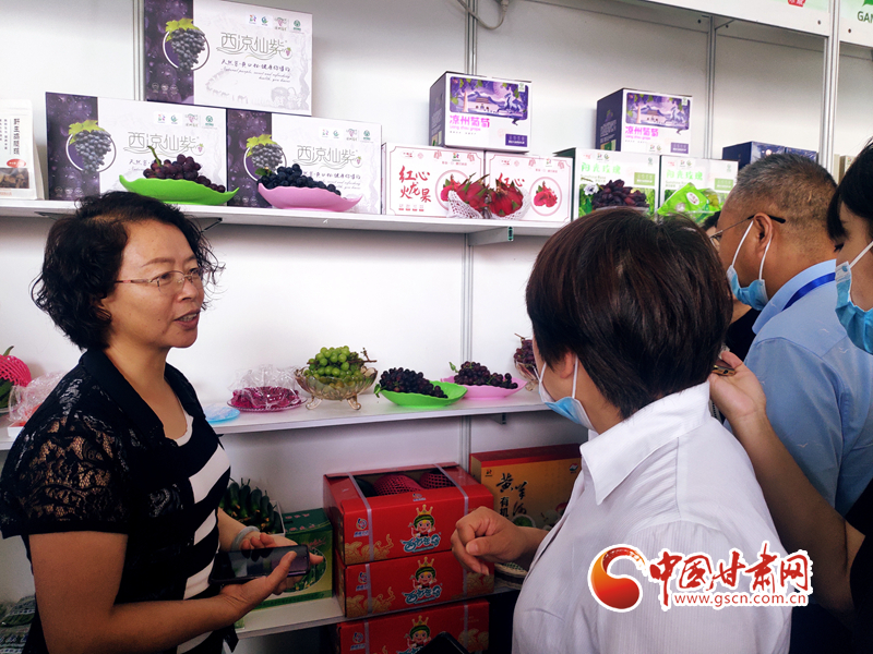 勞動(dòng)者入職時(shí)要交保證金？法院：用人單位全額退還