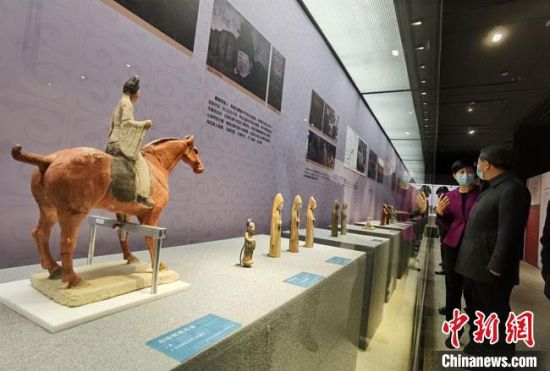 圖為展覽現(xiàn)場(chǎng)。　馮志軍 攝