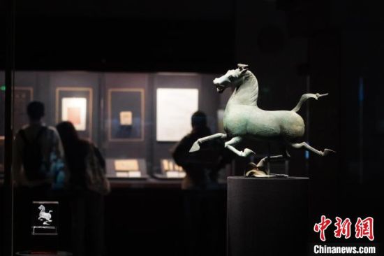 甘肅省博物館展出的“銅奔馬”。