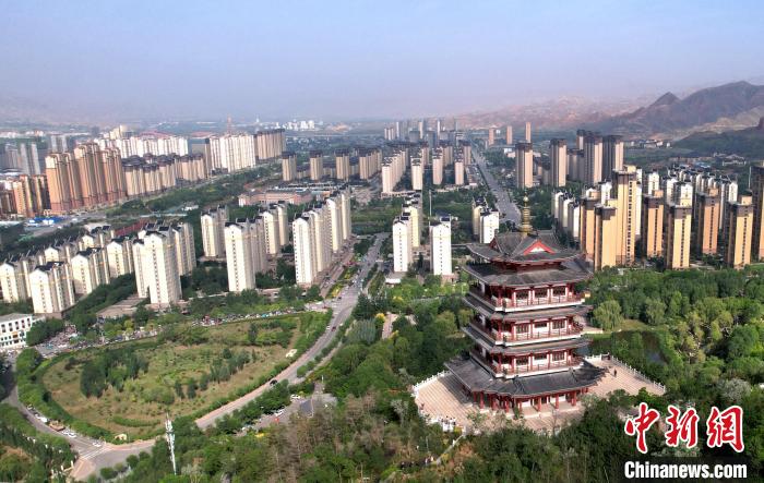 圖為“南涼古都”樂都朝陽山片區(qū)的今朝?！⊙Φ?攝