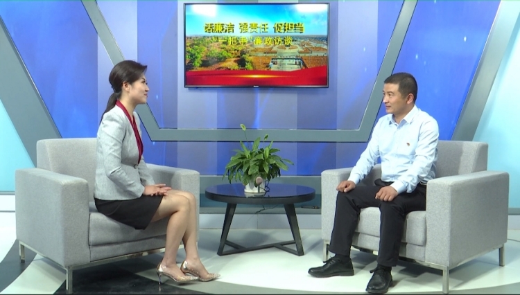武威市古浪縣土門(mén)鎮(zhèn)黨委書(shū)記馬有虎接受“一把手”廉政訪談.jpg