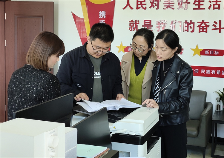 徽縣紀(jì)檢監(jiān)察系統(tǒng)組成3個(gè)片區(qū)協(xié)作交叉檢查組深入各鄉(xiāng)鎮(zhèn)督查惠民惠農(nóng)政策落實(shí)、村集體“三資”規(guī)范管理等工作.jpg