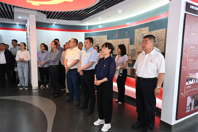 5月31日市紀(jì)委監(jiān)委機關(guān)黨委分批組織黨員干部到警示教育基地接受警示教育.jpg
